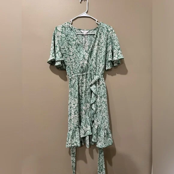 LC Lauren Conrad | Dresses | Light Green Floral Wrap Dress | Poshmark